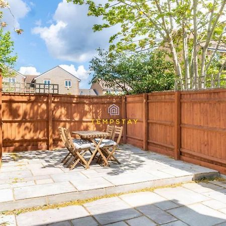 Cosy 2 Bed & Free Parking. Near Heathrow/Pinewood Villa Slough Ngoại thất bức ảnh
