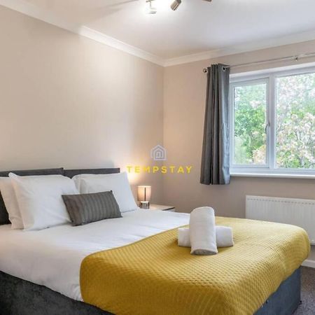 Cosy 2 Bed & Free Parking. Near Heathrow/Pinewood Villa Slough Ngoại thất bức ảnh